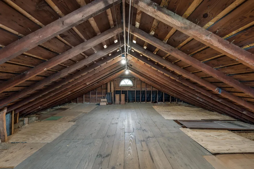 18710 Common Road Roseville, MI 48066