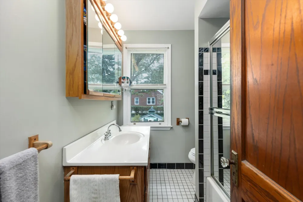 18710 Common Road Roseville, MI 48066