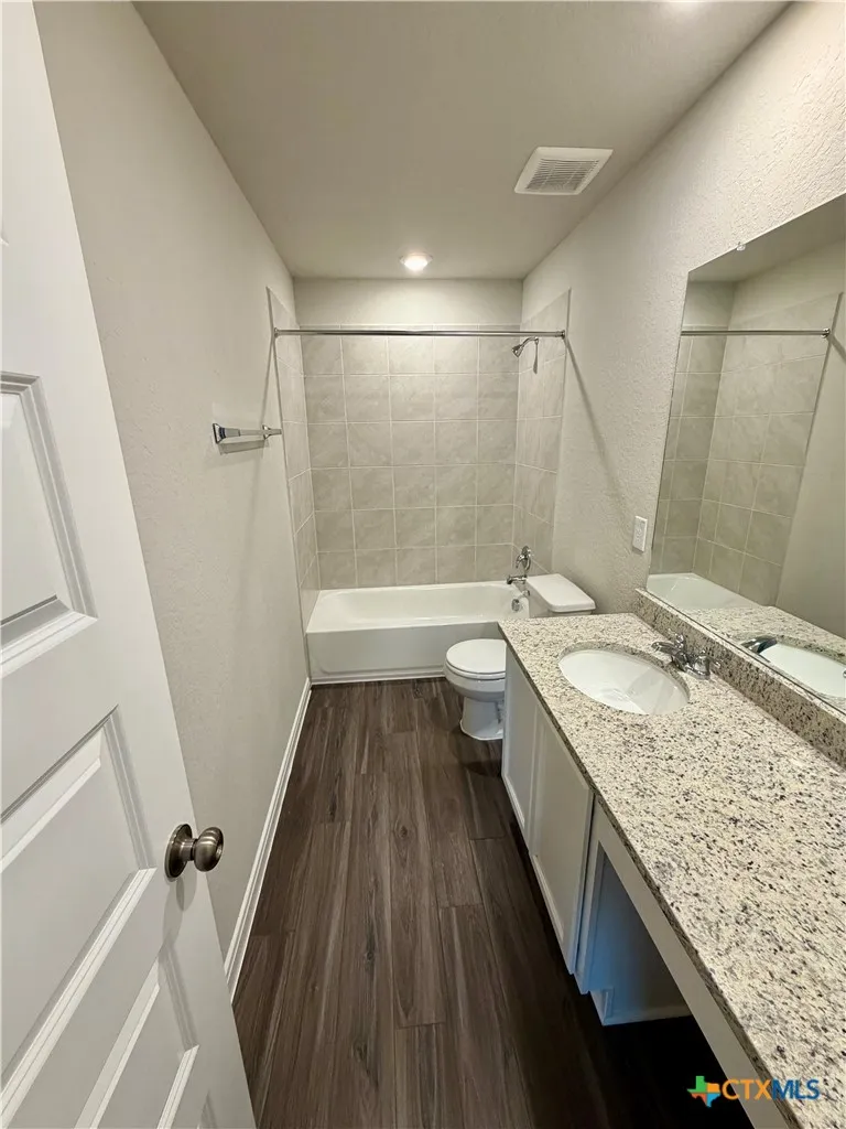 1208 Sweden Seguin, TX 78155