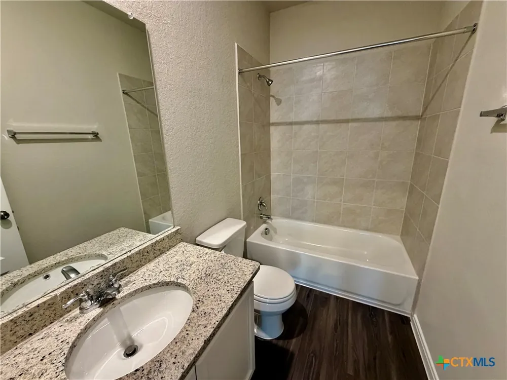 1208 Sweden Seguin, TX 78155