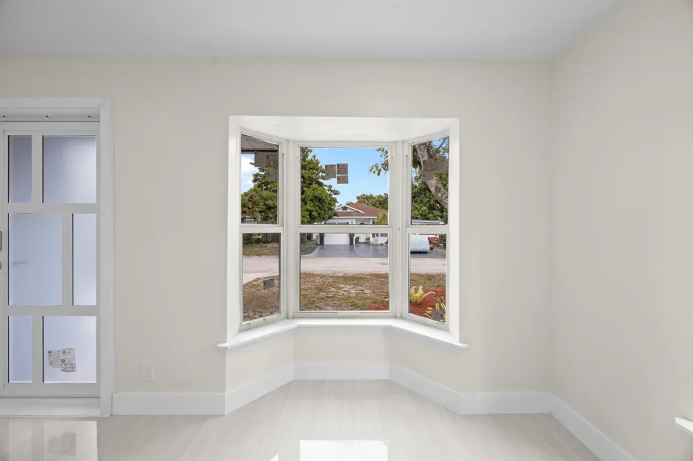 5664 BOYNTON Crescent Boynton Beach, FL 33437