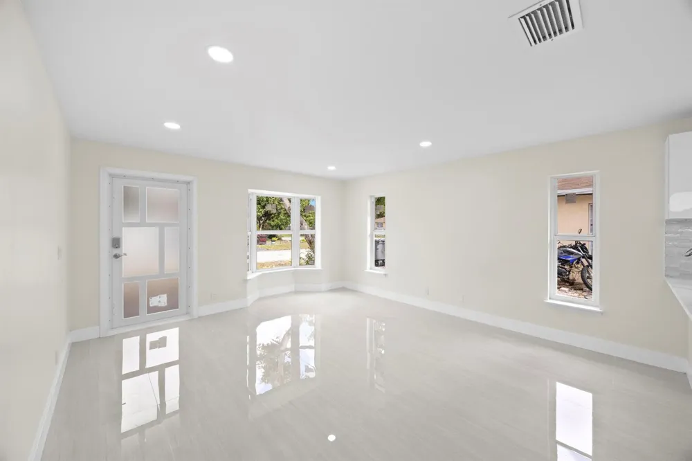 5664 BOYNTON Crescent Boynton Beach, FL 33437