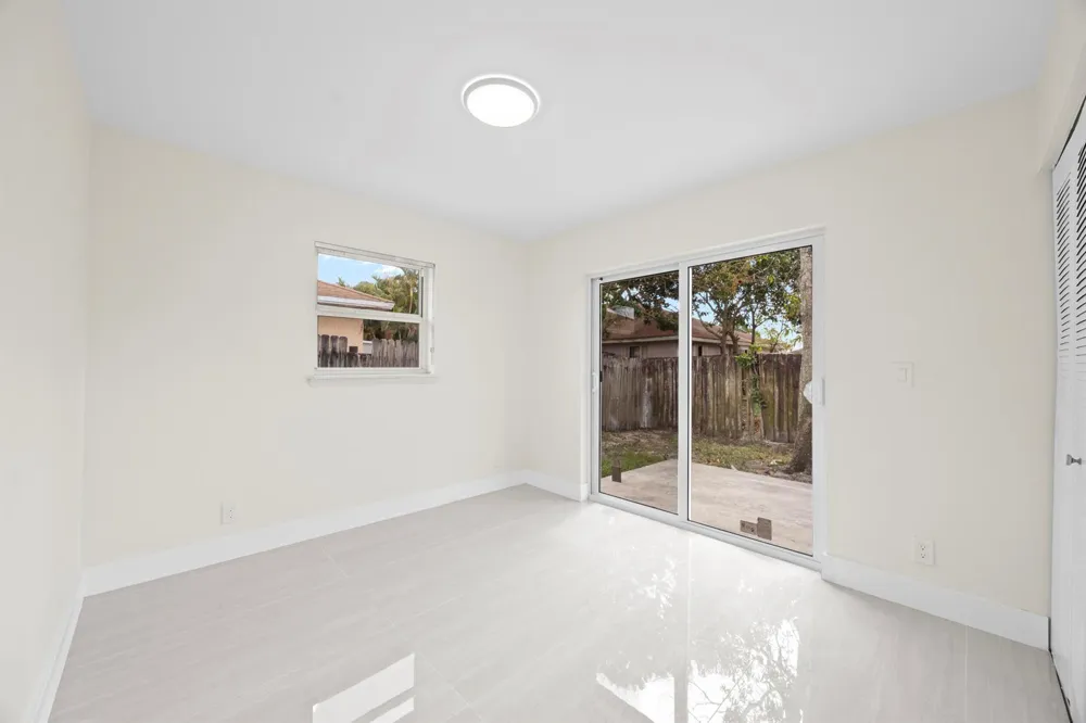 5664 BOYNTON Crescent Boynton Beach, FL 33437