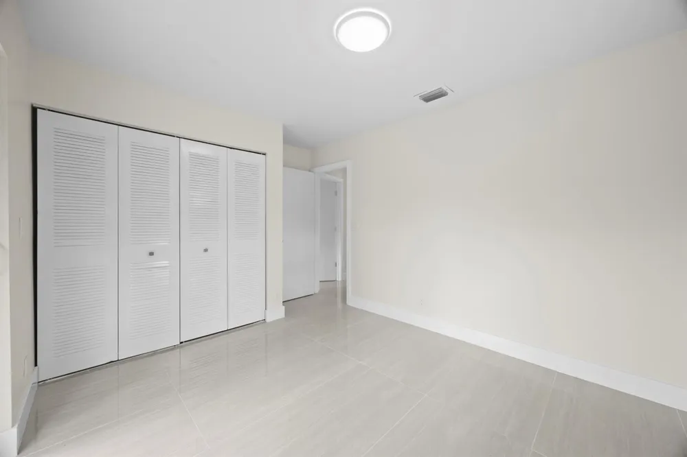 5664 BOYNTON Crescent Boynton Beach, FL 33437