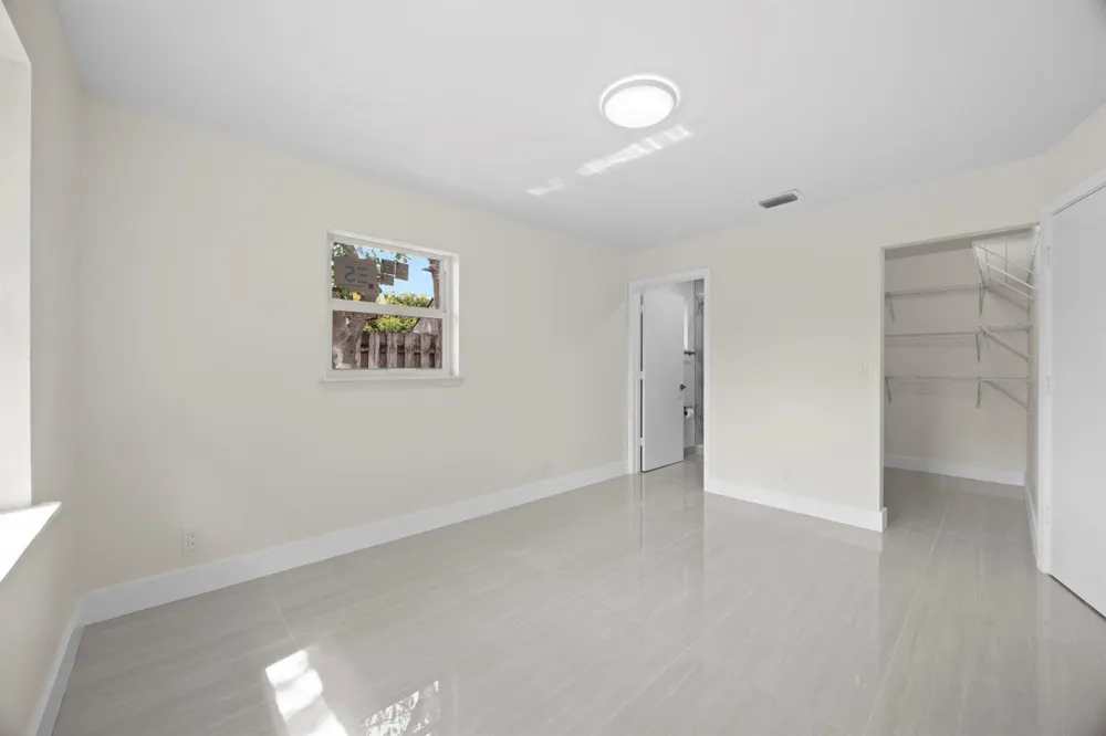 5664 BOYNTON Crescent Boynton Beach, FL 33437