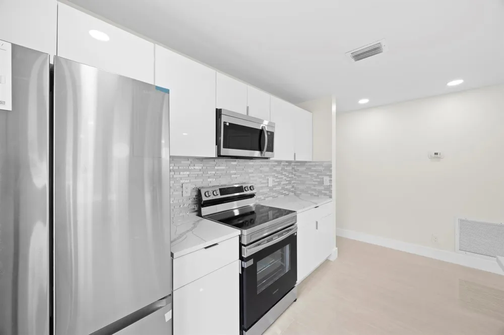 5664 BOYNTON Crescent Boynton Beach, FL 33437
