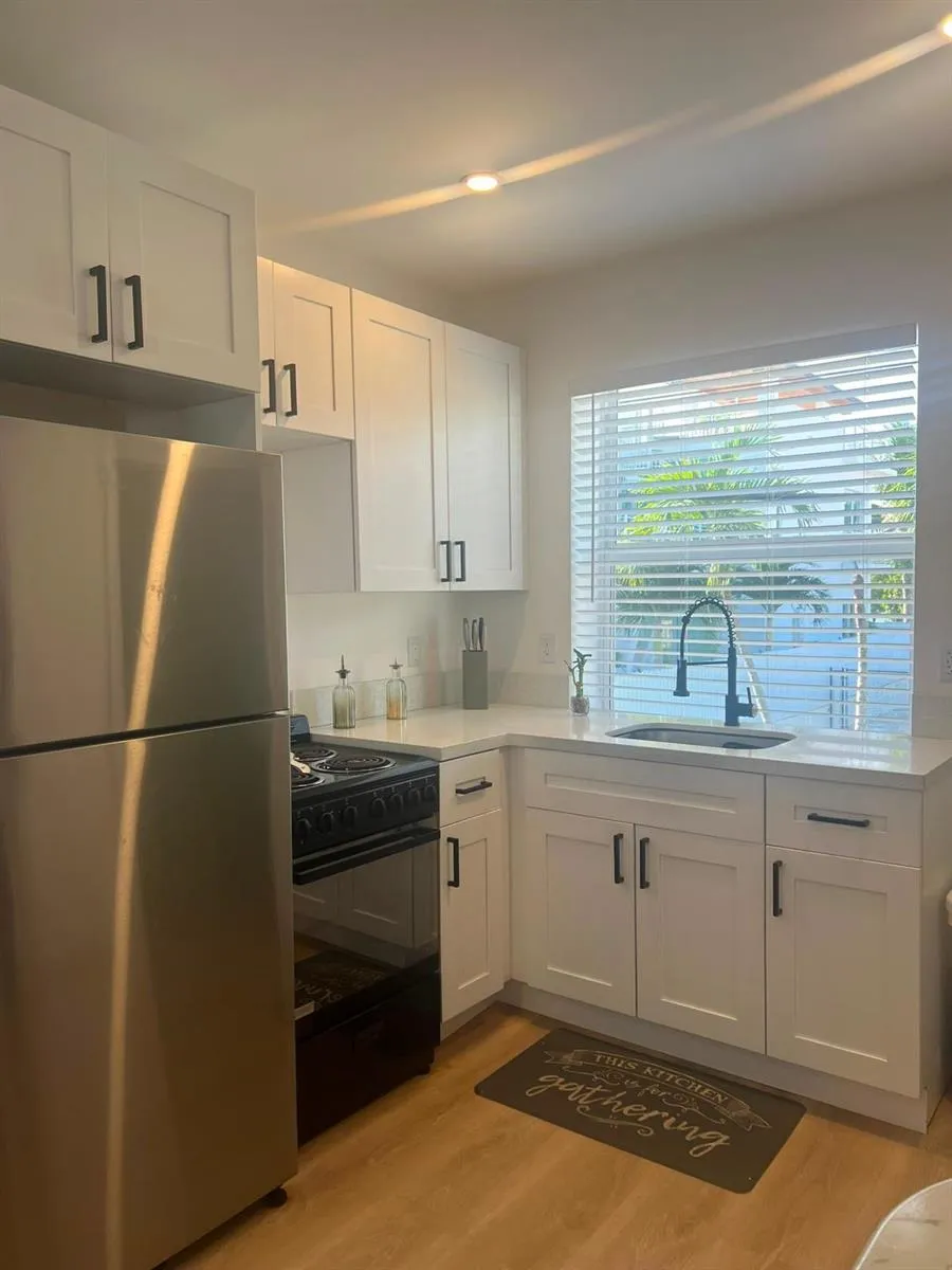 817 TYLER STREET #11 Hollywood, FL 33019