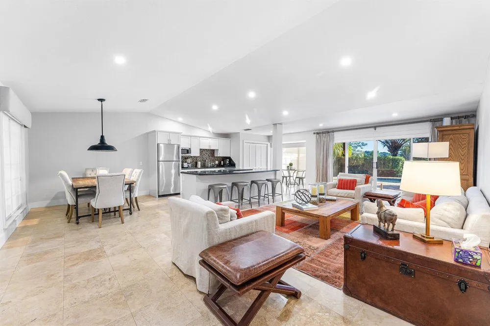 2312 Las Casitas Drive Wellington, FL 33414