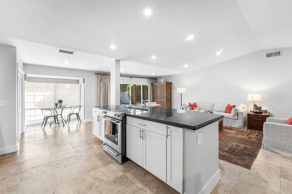 2312 Las Casitas Drive Wellington, FL 33414