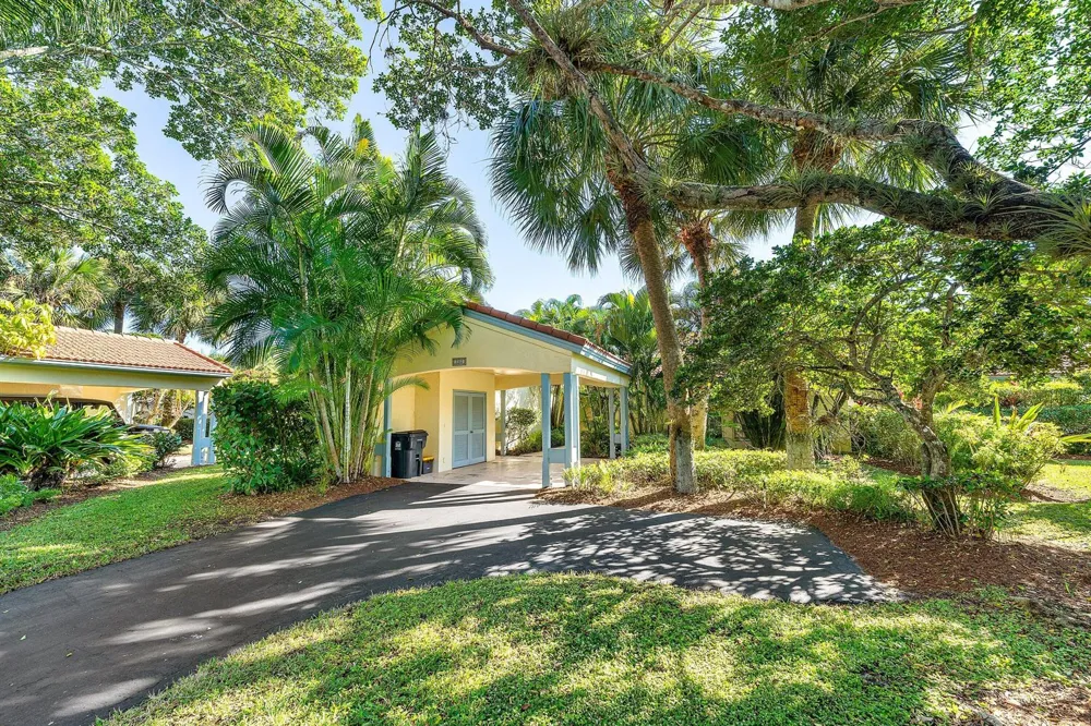 2312 Las Casitas Drive Wellington, FL 33414