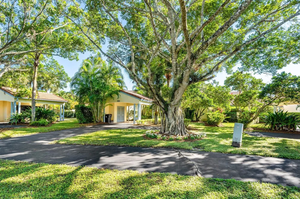 2312 Las Casitas Drive Wellington, FL 33414