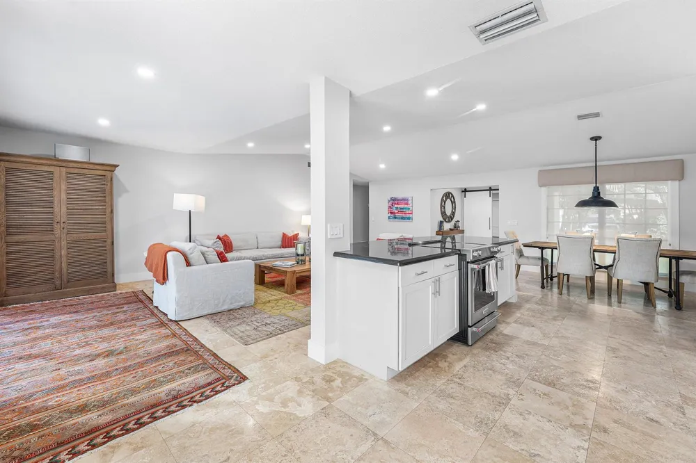 2312 Las Casitas Drive Wellington, FL 33414