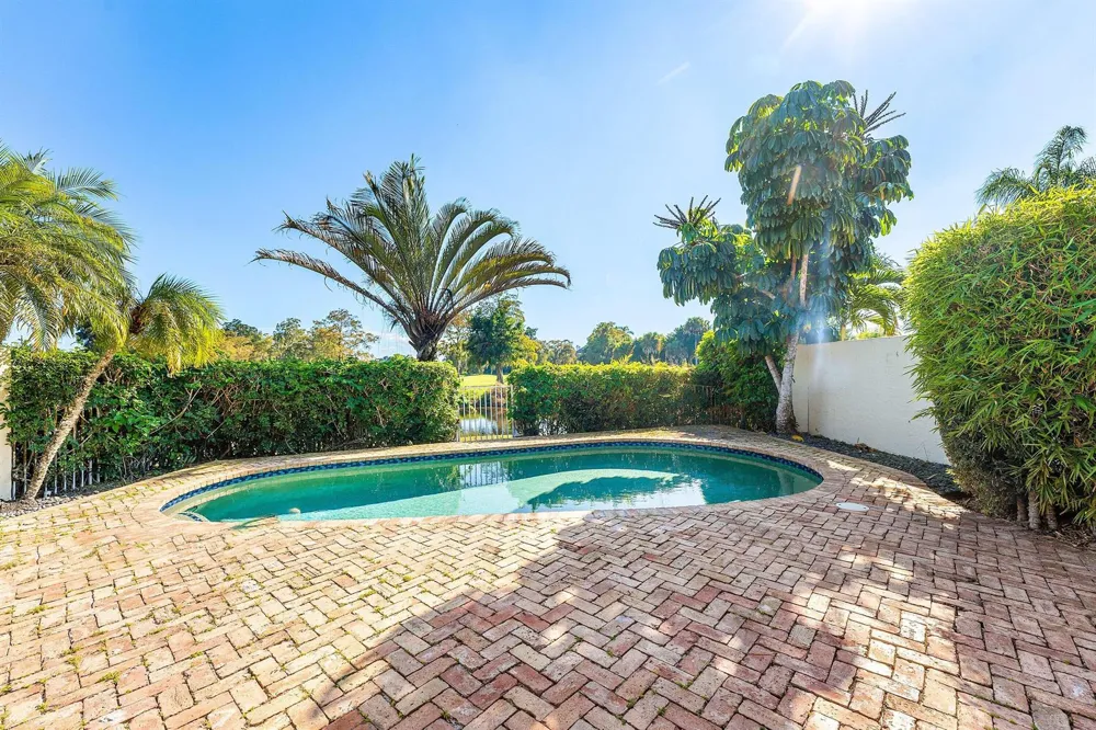 2312 Las Casitas Drive Wellington, FL 33414