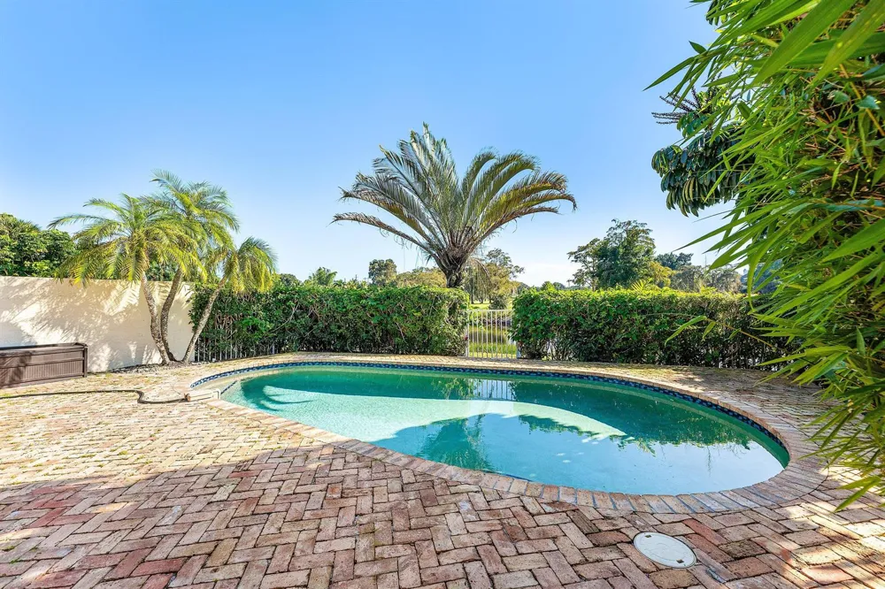 2312 Las Casitas Drive Wellington, FL 33414