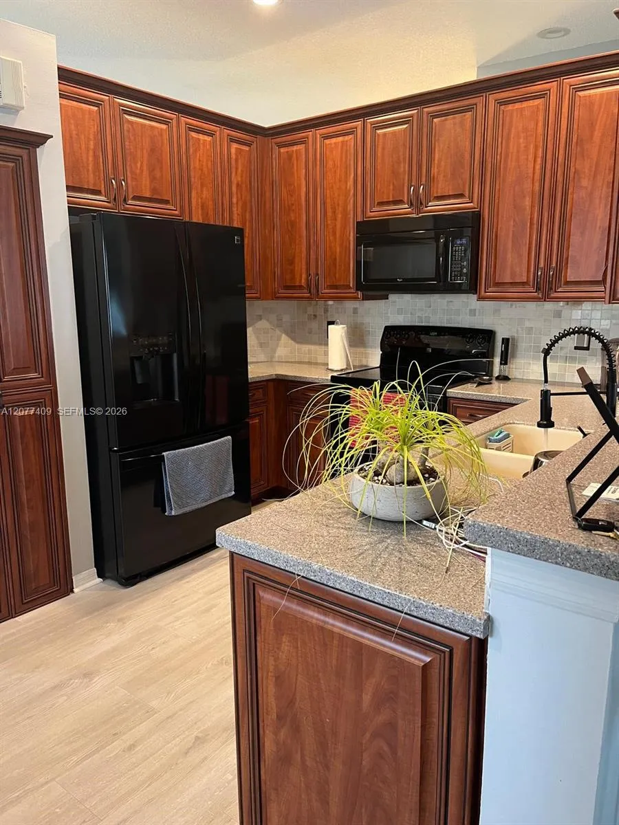 761 Tanglewood Cir #761 Weston, FL 33327