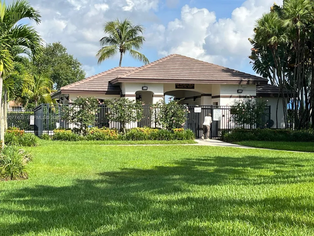 761 Tanglewood Cir #761 Weston, FL 33327