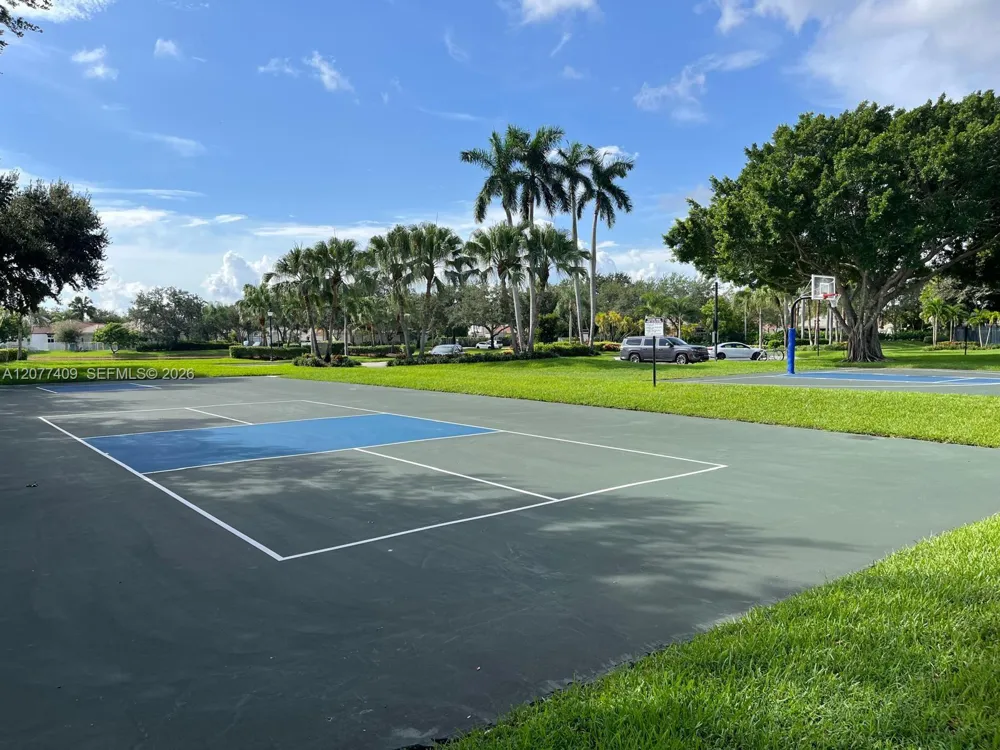761 Tanglewood Cir #761 Weston, FL 33327