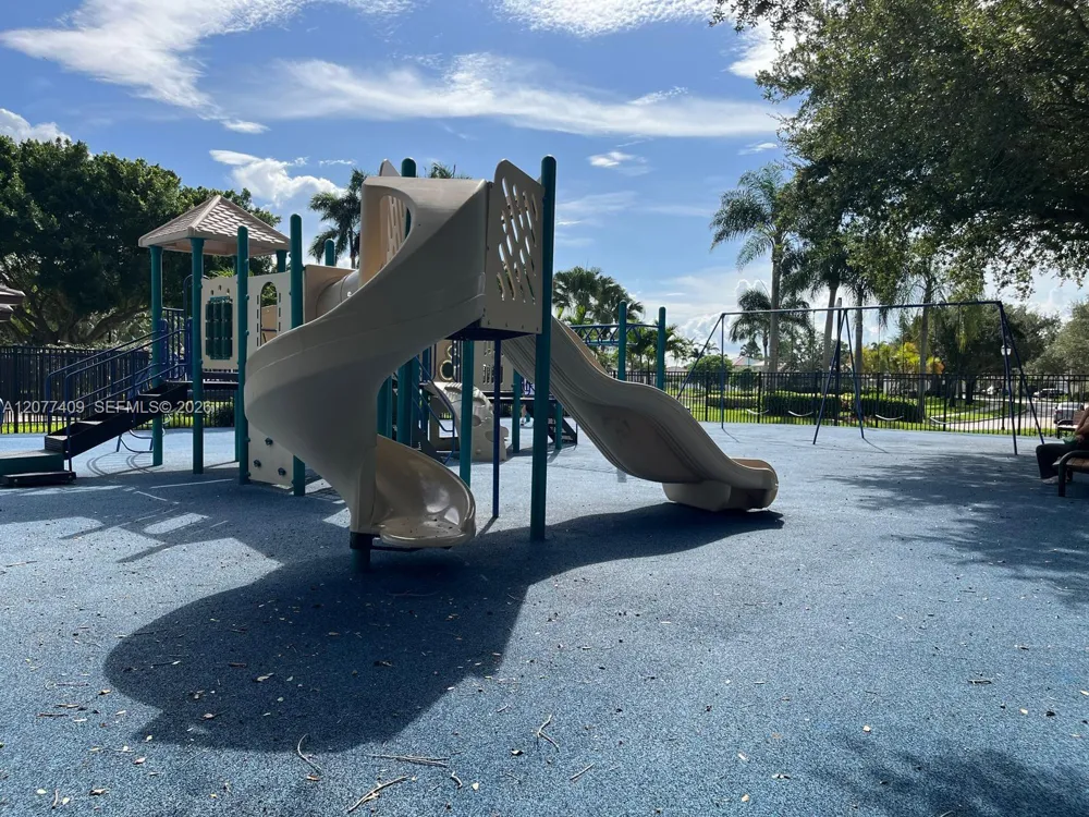761 Tanglewood Cir #761 Weston, FL 33327