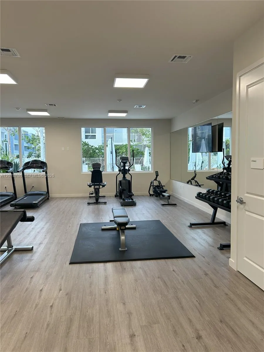 610 NE 2nd St #304 Dania Beach, FL 33004