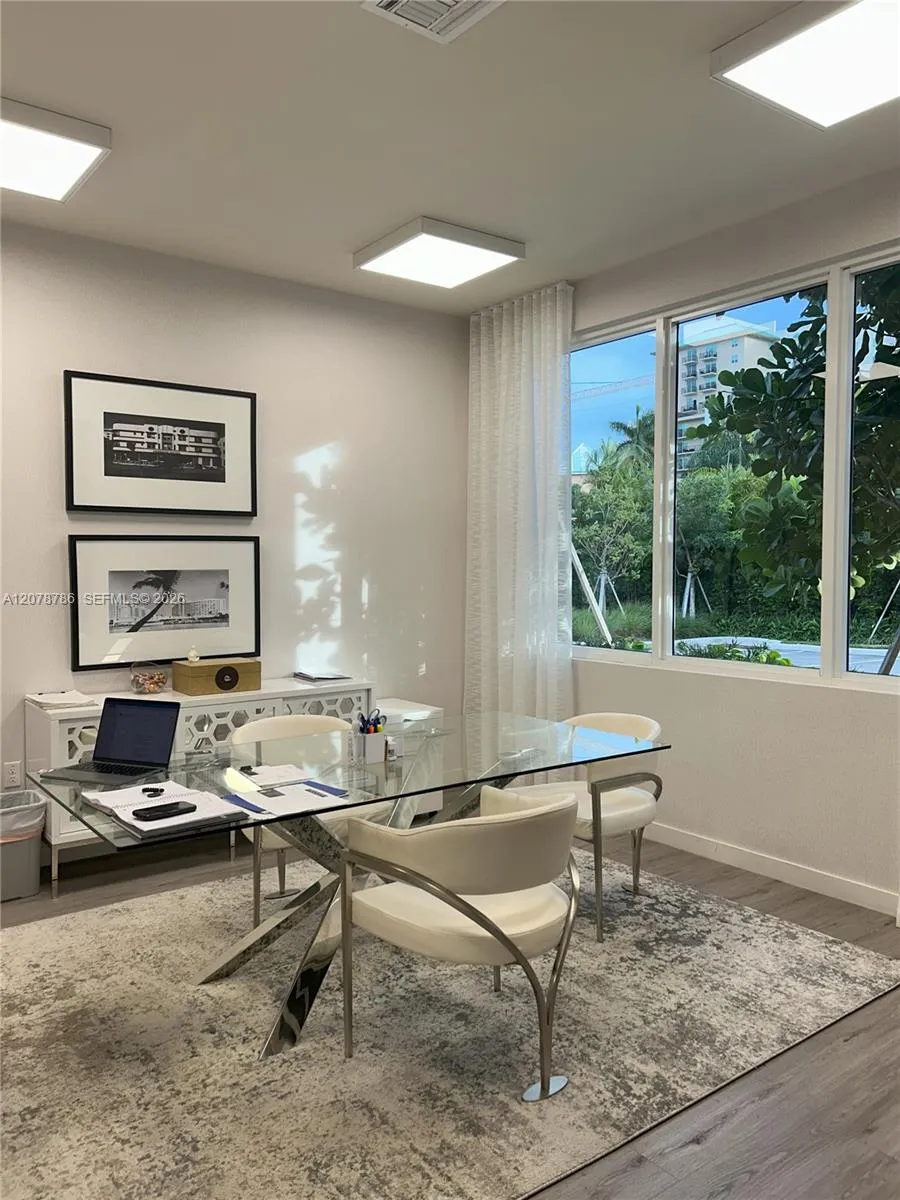 610 NE 2nd St #304 Dania Beach, FL 33004