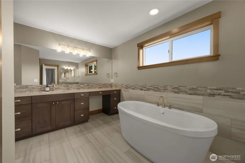 11714 137th Drive NE Lake Stevens, WA 98258