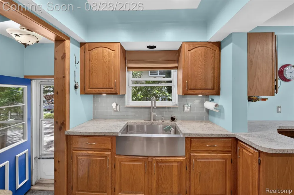 2252 Harvard Road Berkley City, MI 48072