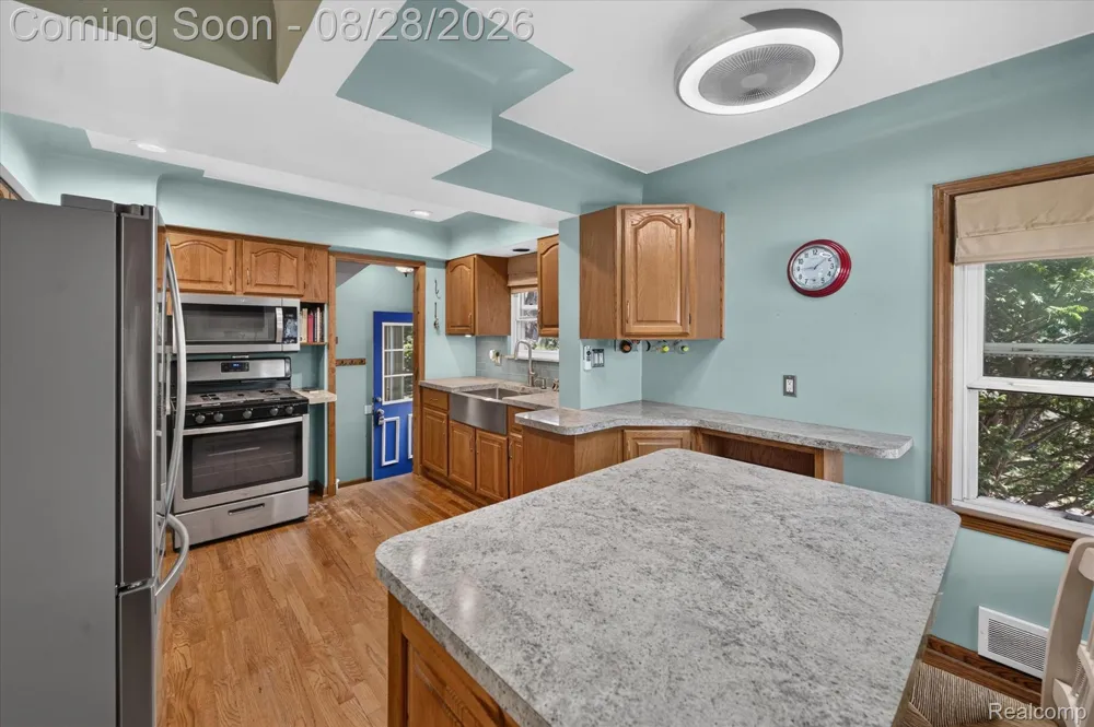 2252 Harvard Road Berkley City, MI 48072