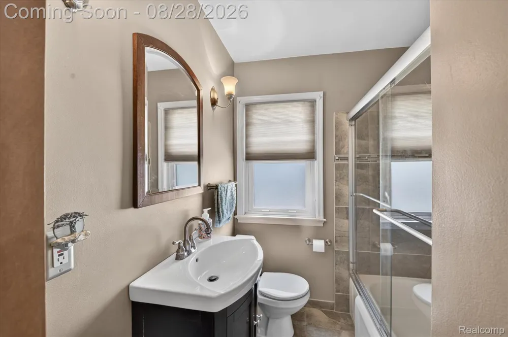 2252 Harvard Road Berkley City, MI 48072