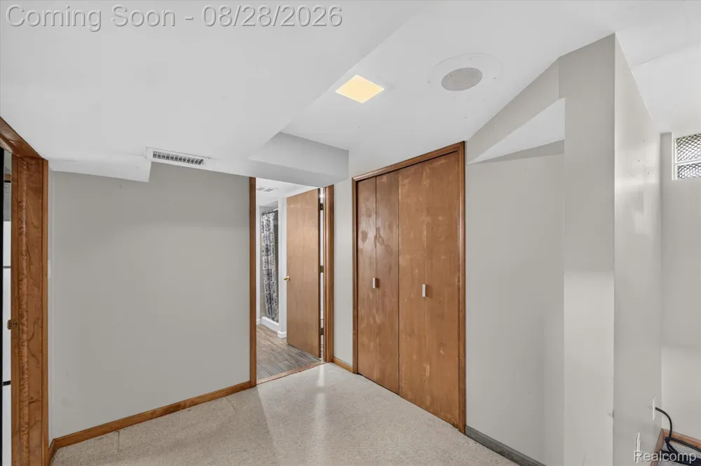 2252 Harvard Road Berkley City, MI 48072