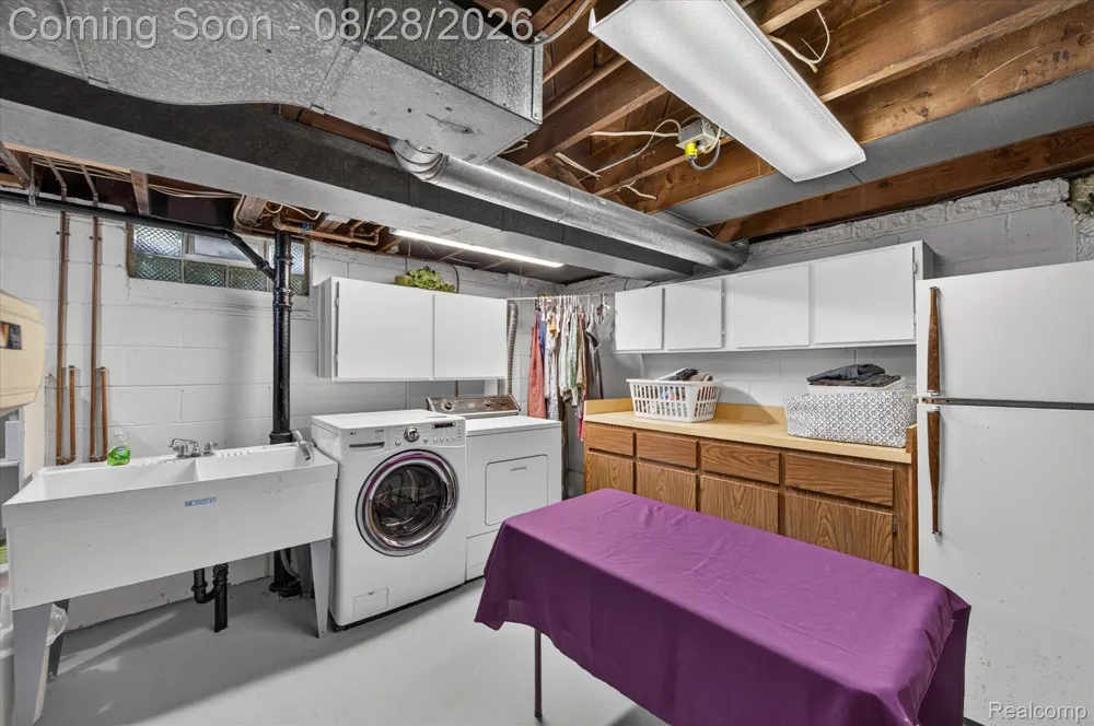2252 Harvard Road Berkley City, MI 48072