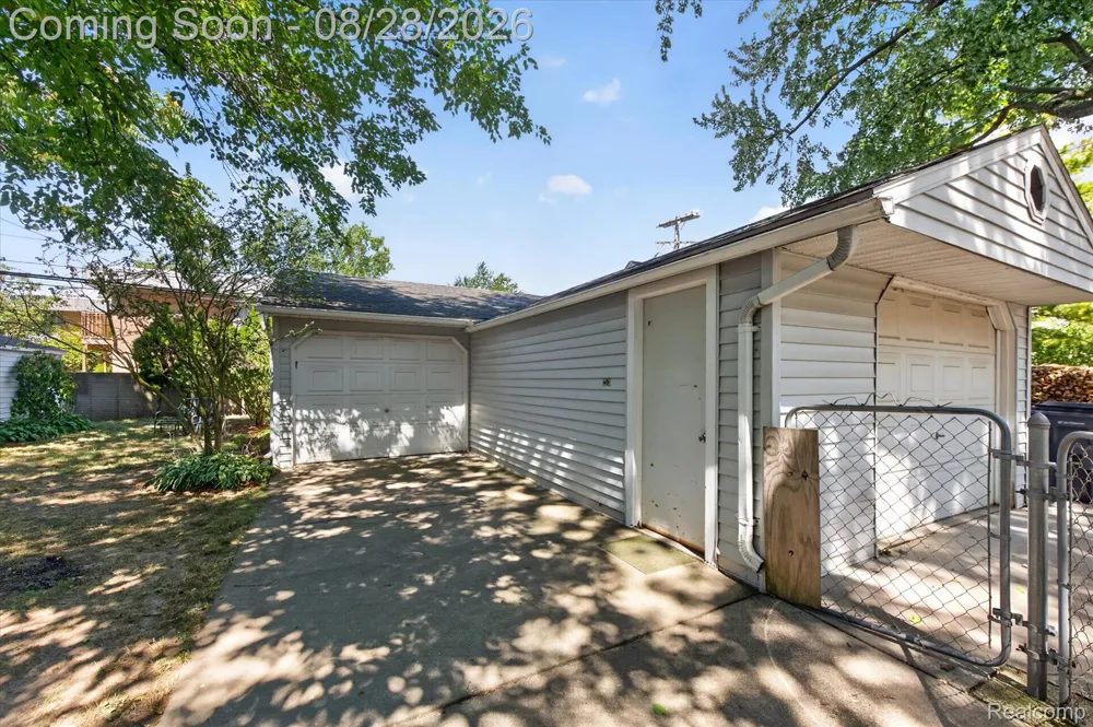 2252 Harvard Road Berkley City, MI 48072