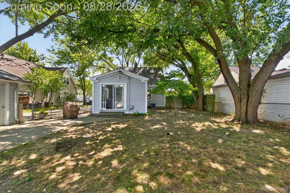 2252 Harvard Road Berkley City, MI 48072