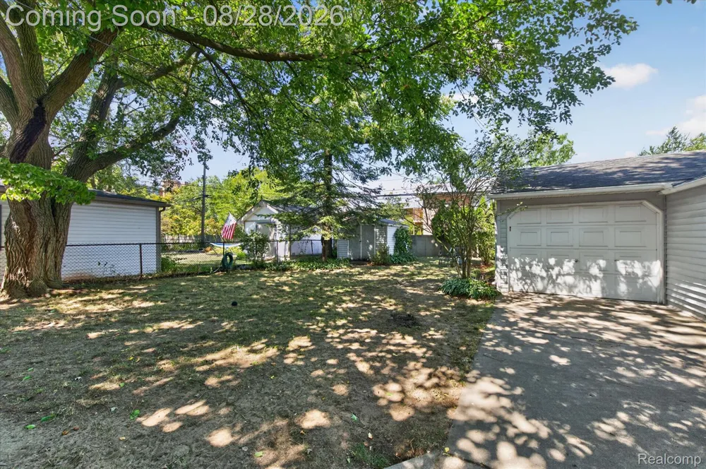 2252 Harvard Road Berkley City, MI 48072