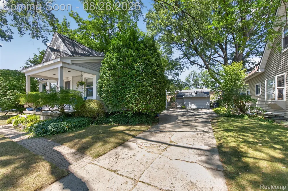 2252 Harvard Road Berkley City, MI 48072