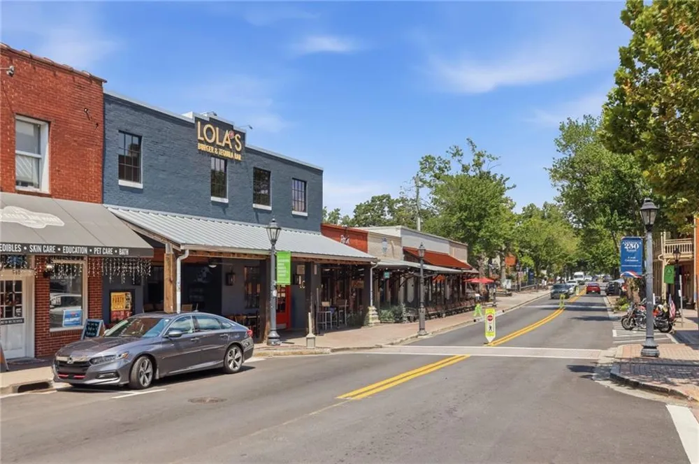 140 Cedar Trace Roswell, GA 30075