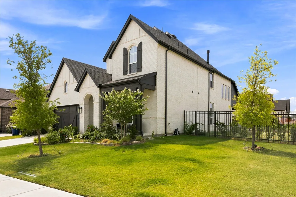 6817 Tadpole Trail McKinney, TX 75071
