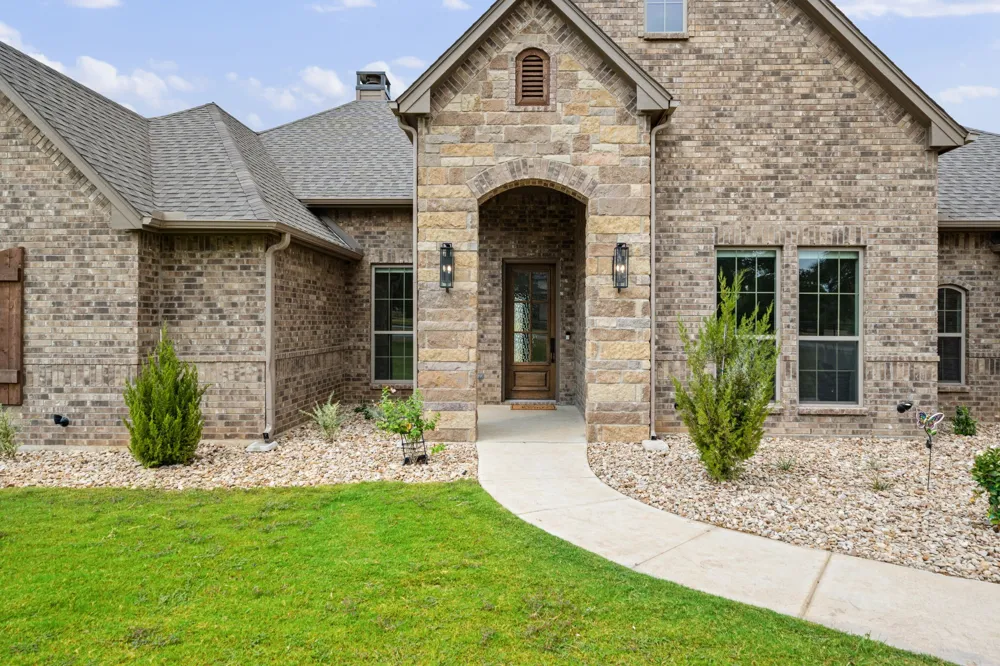 460 Royal Santana Run Weatherford, TX 76087