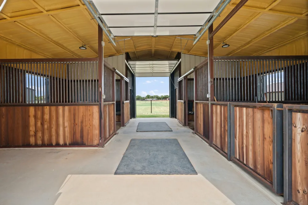 460 Royal Santana Run Weatherford, TX 76087