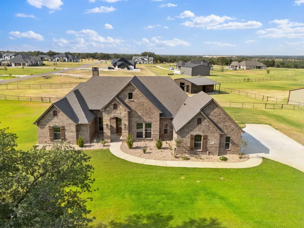 460 Royal Santana Run Weatherford, TX 76087