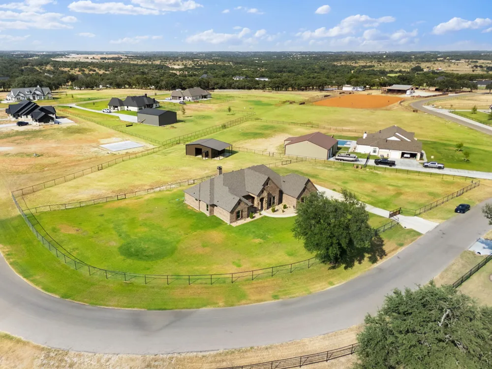 460 Royal Santana Run Weatherford, TX 76087