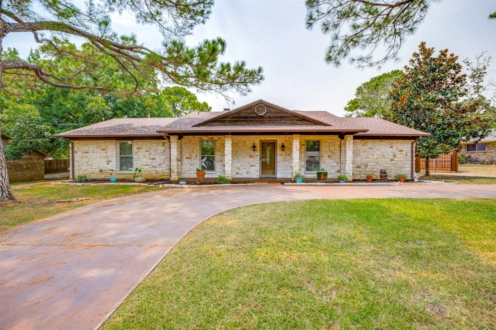 233 Oak Street Highland Village, TX 75077