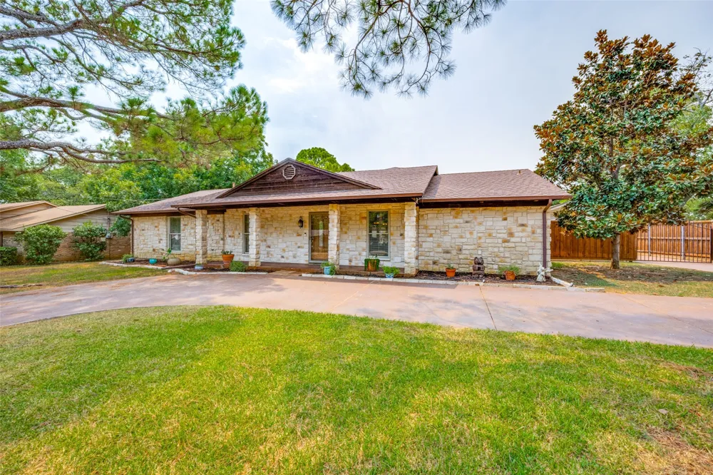 233 Oak Street Highland Village, TX 75077
