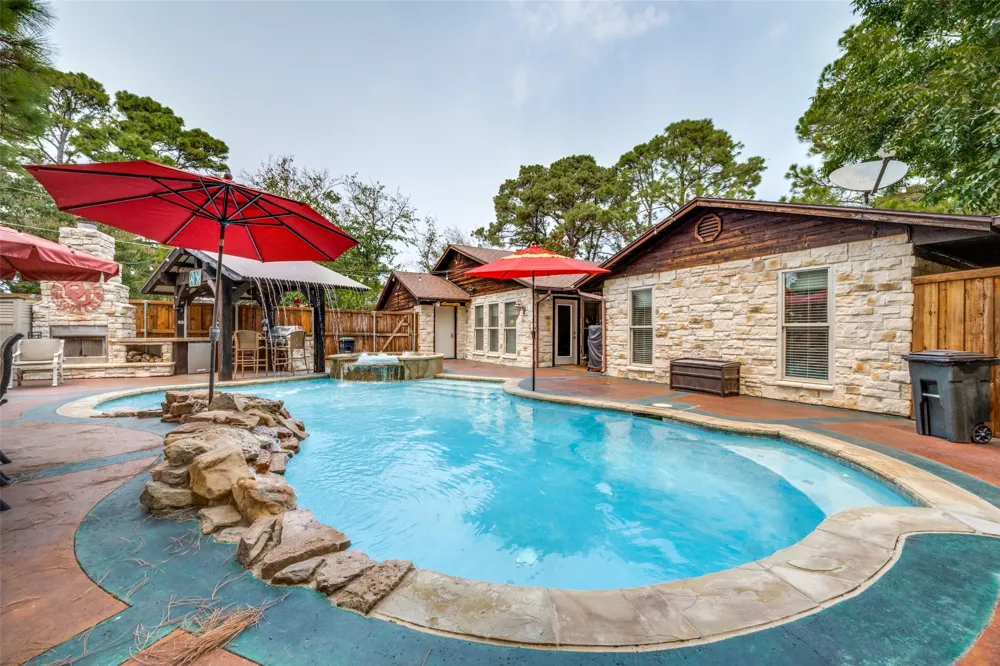 233 Oak Street Highland Village, TX 75077