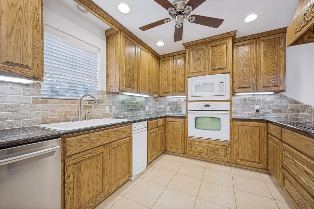 233 Oak Street Highland Village, TX 75077