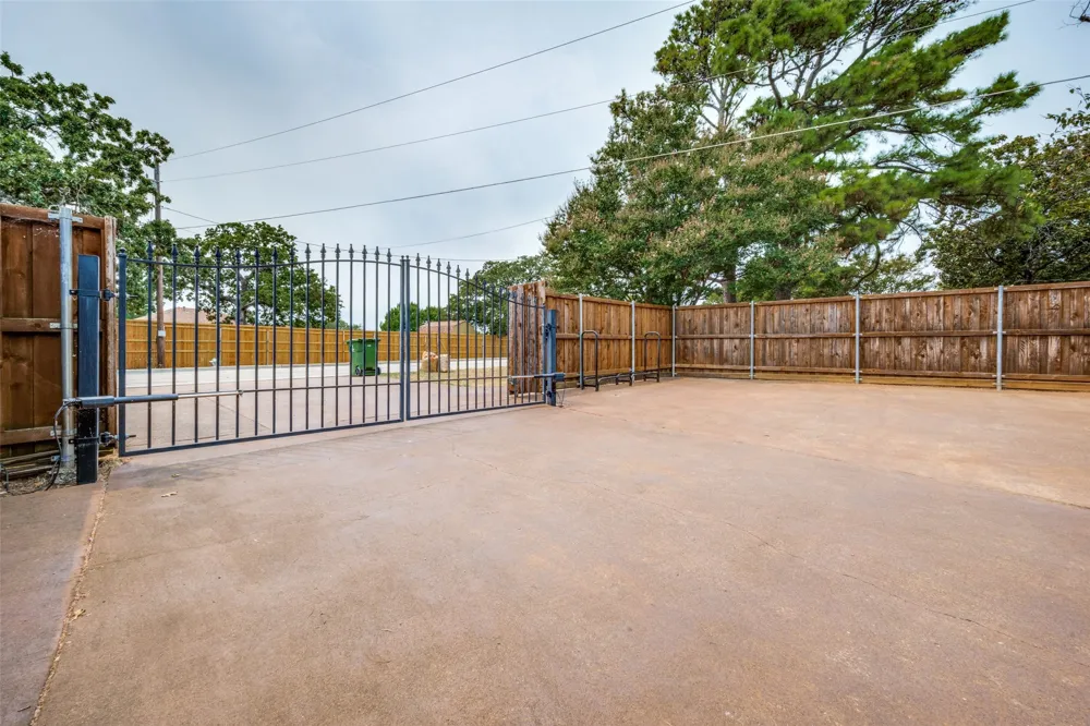 233 Oak Street Highland Village, TX 75077