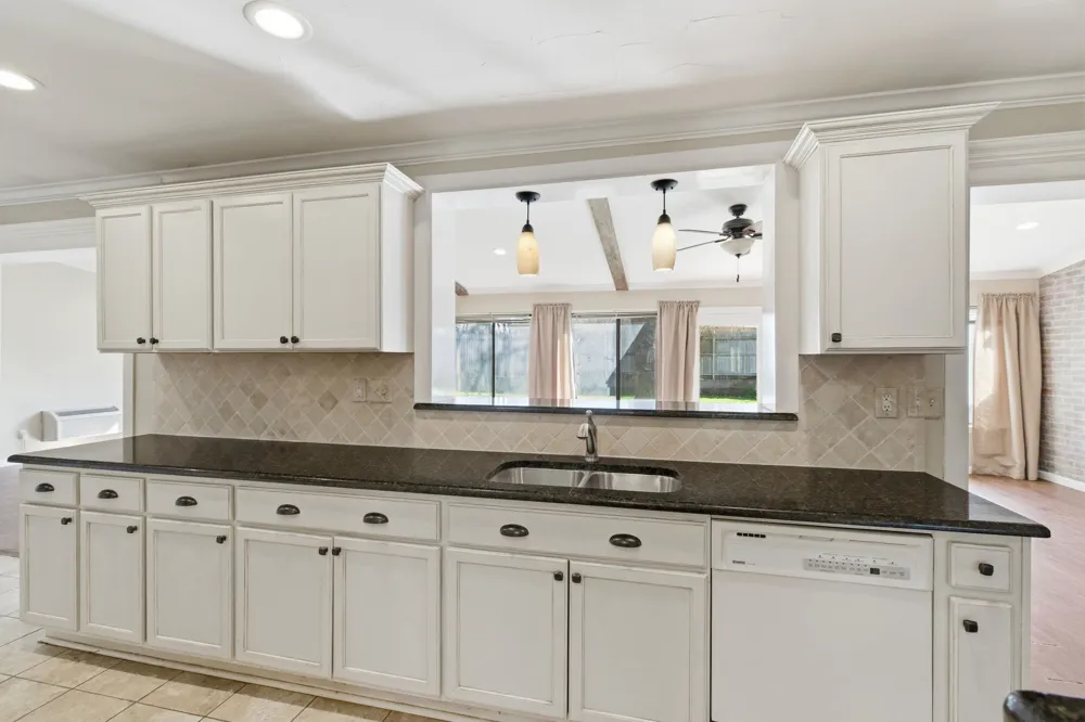 1760 Acorn Lane Hurst, TX 76054