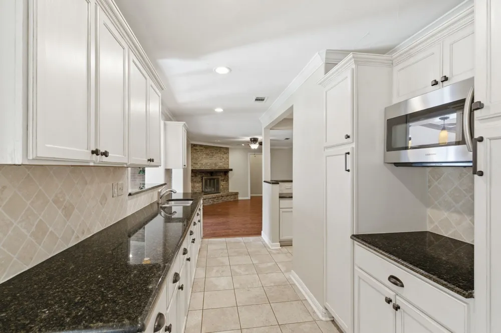 1760 Acorn Lane Hurst, TX 76054