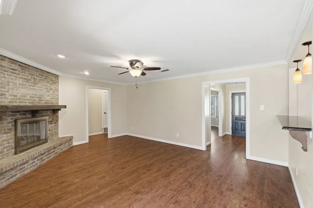 1760 Acorn Lane Hurst, TX 76054