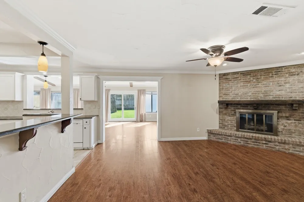 1760 Acorn Lane Hurst, TX 76054