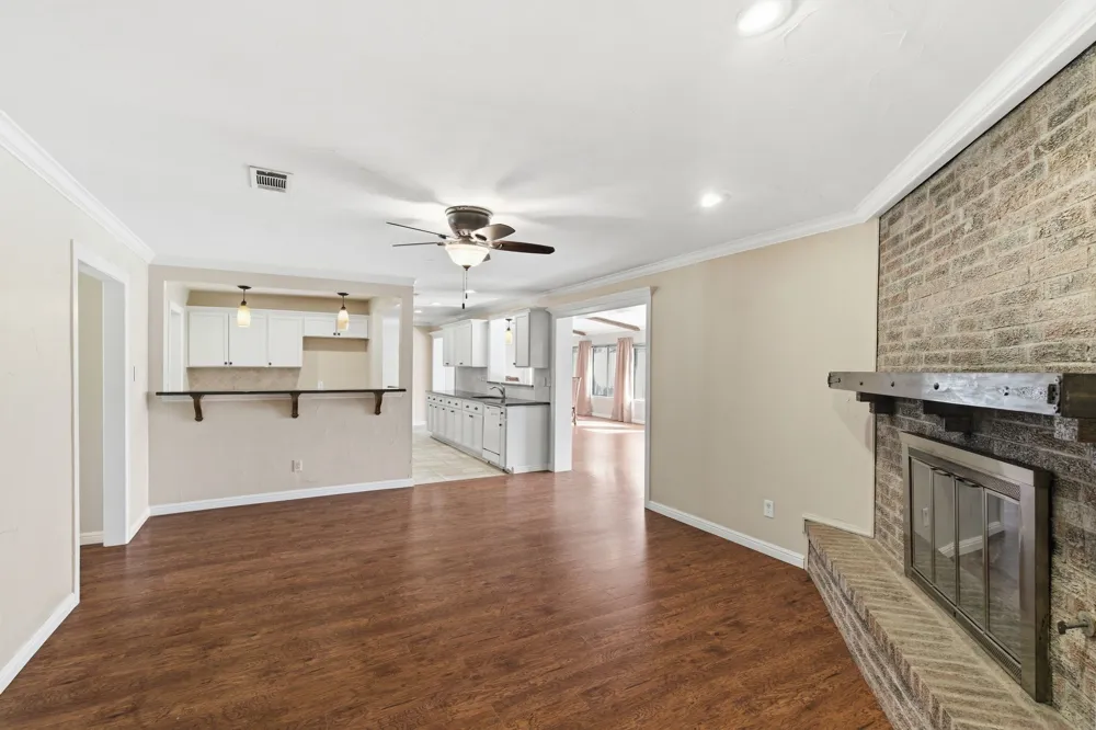 1760 Acorn Lane Hurst, TX 76054